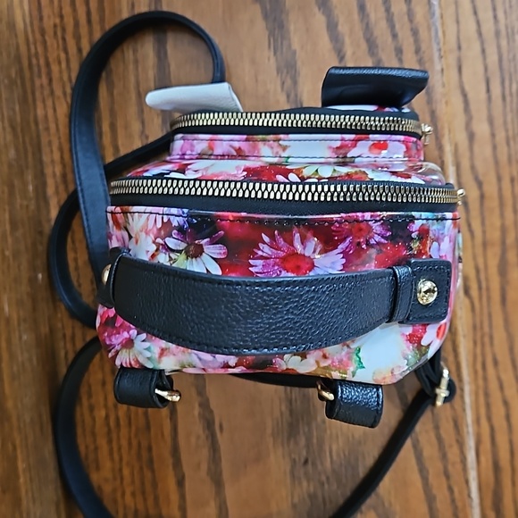 Betsey Johnson Dog and Daisies Backpack - Picture 3 of 10